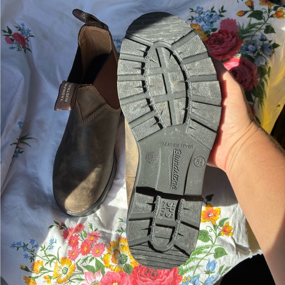 Blundstone Chelsea Boots - Picture 5 of 8